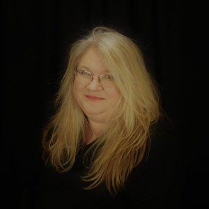 Meet your Posher, Angie